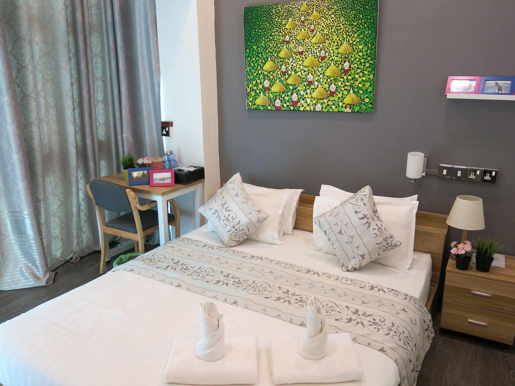 Check In @ Downtown Yangon Hotell Eksteriør bilde