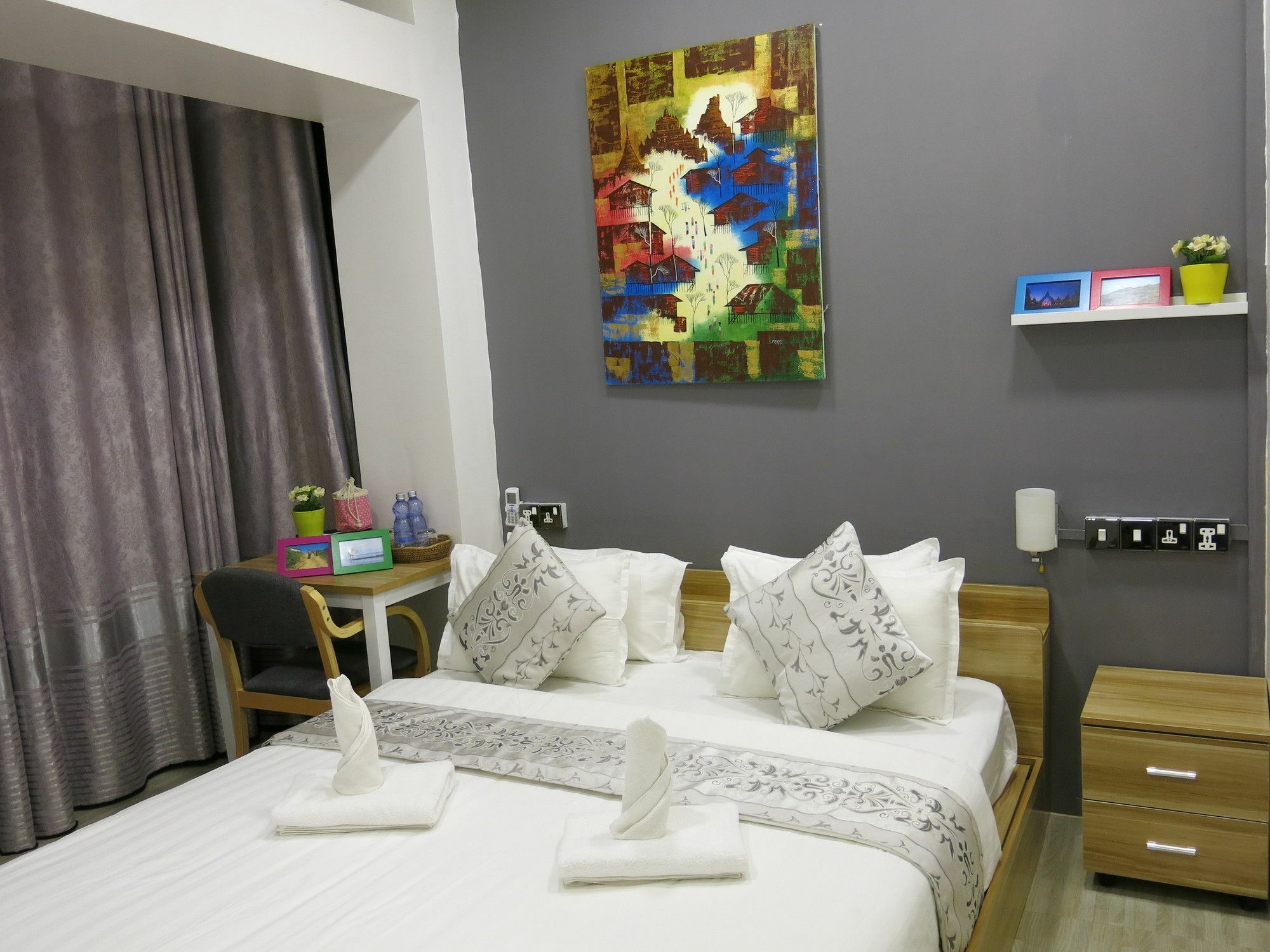 Check In @ Downtown Yangon Hotell Eksteriør bilde