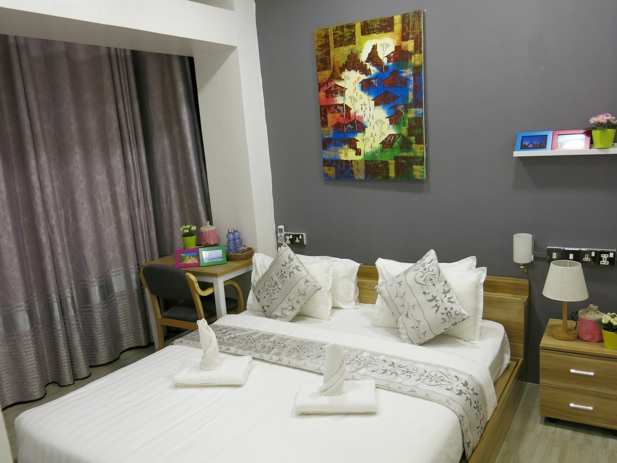 Check In @ Downtown Yangon Hotell Eksteriør bilde